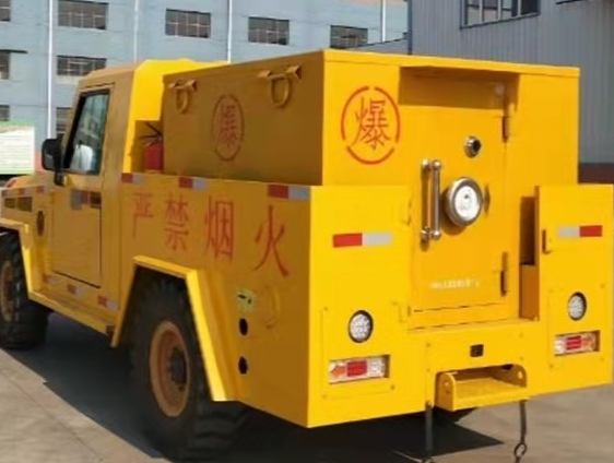 蕲春凯龙爆破器材运输车：保障爆破任务的安全运行